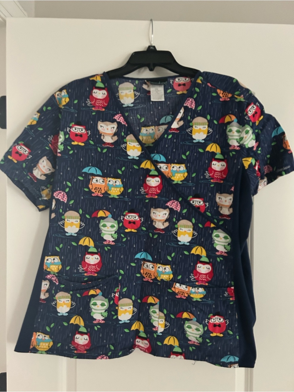 Navy Owl Print Scrub Top - Multicolor